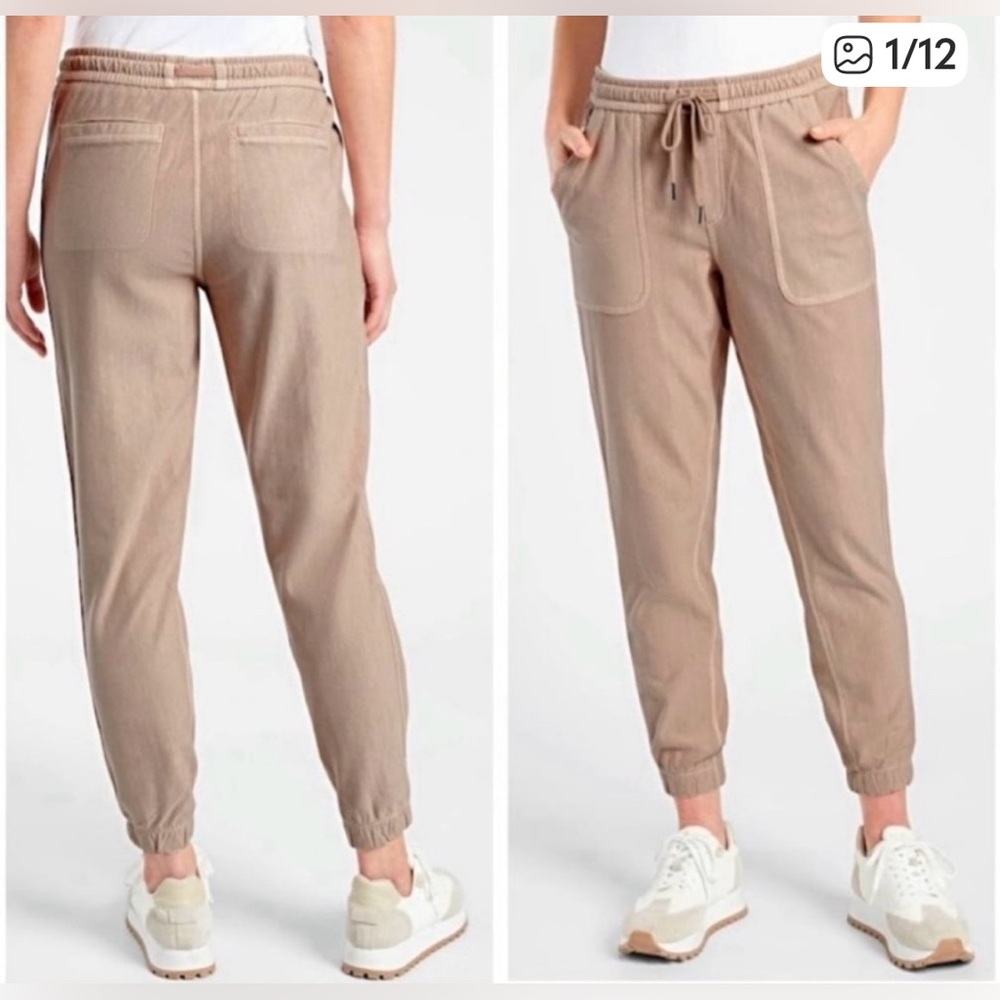 🆕 Athleta Farallon tan joggers size 2